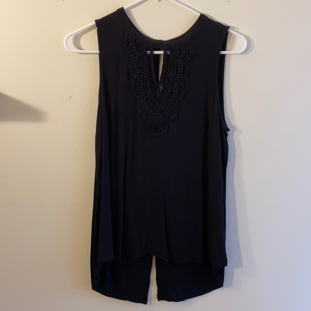 Quin Keyhole Crochet Top